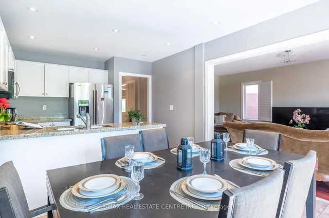 Additional image 18 of 925 Knotty Pine Grve