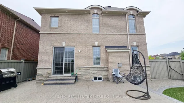 Additional image 42 of 2 Buchanan Cres