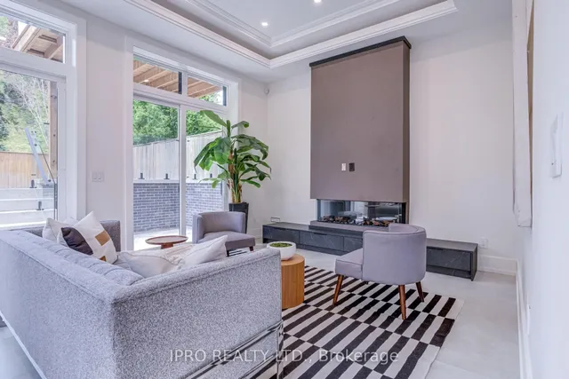 Additional image 32 of 594 Broadway Ave