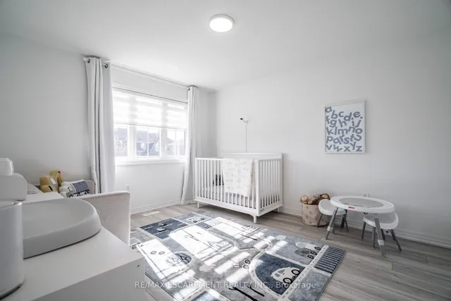 Additional image 22 of 80 Montreal Circ