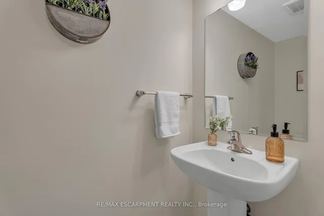 Additional image 15 of 191 Lemieux Crt