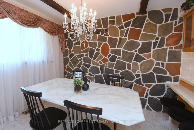 Additional image 9 of 33 Dubarry Blvd