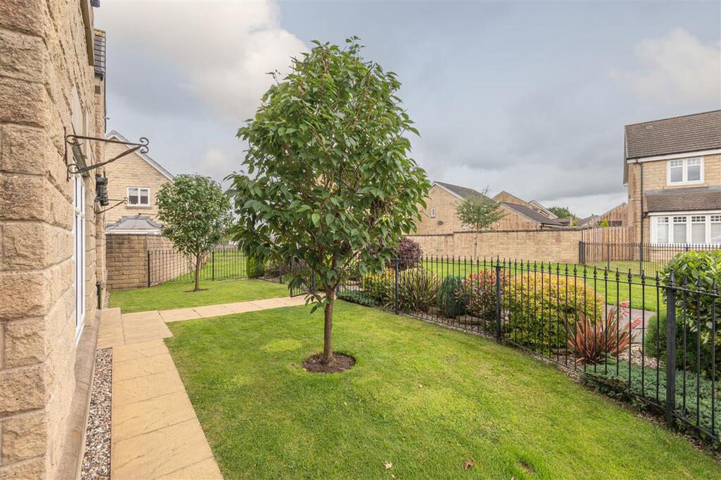 Additional image 36 of 9, Hazel Fold, Queensbury, BD13 2FE