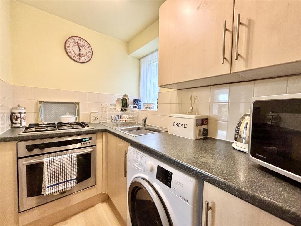 Additional image 6 of Scarlet Heights, Queensbury, Bradford