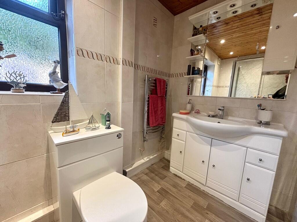 Additional image 12 of Penny Hill Drive, Clayton, Bradford
