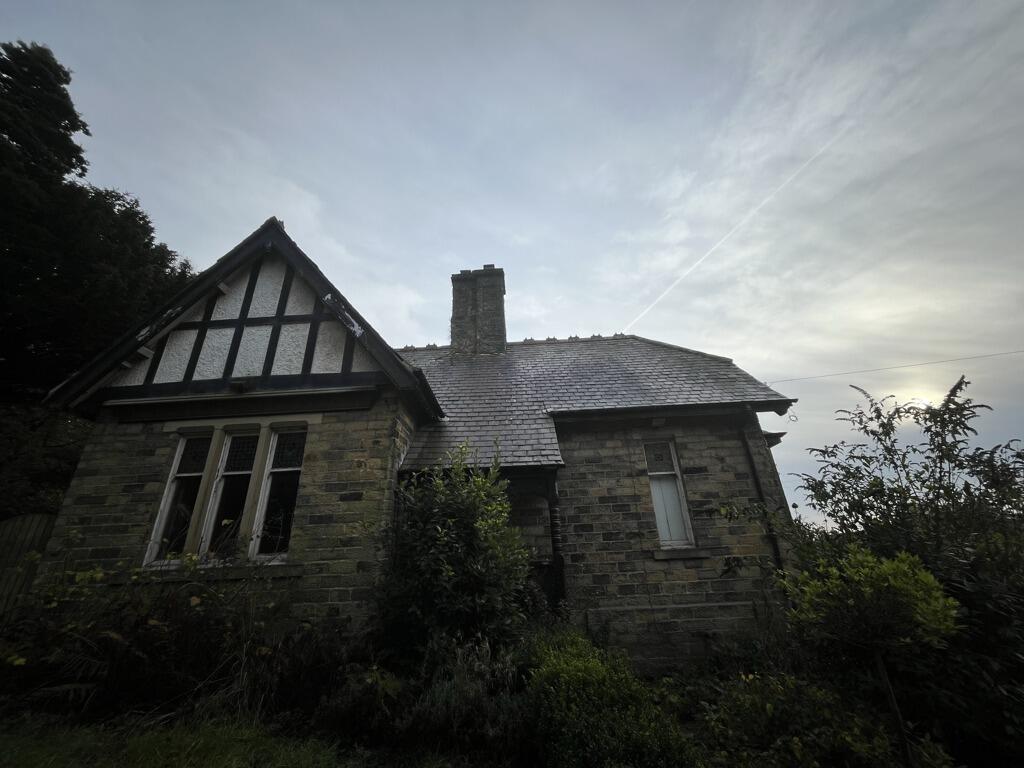 Additional image 5 of Prince Of Wales Park Lodge, Park Road, Bingley, West Yorkshire, BD16 4AF