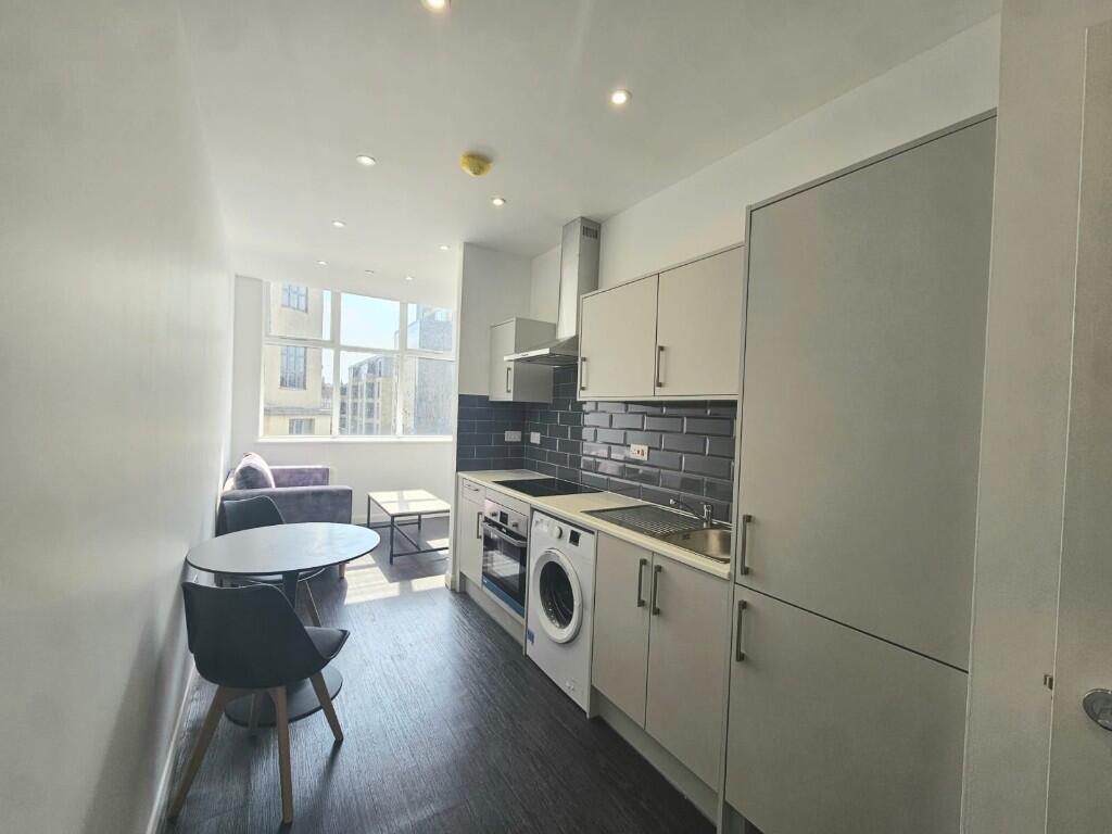 Additional image 3 of East Parade, Bradford, West Yorkshire, BD1