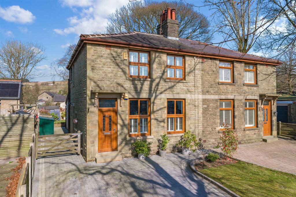 Additional image 33 of Newchurch Road, Rawtenstall BB4: Stunning Extended Family Home with Views!
