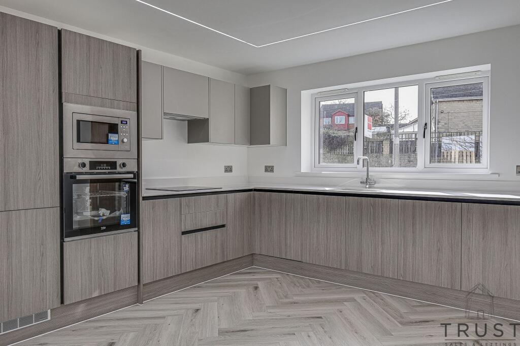 Additional image 105 of Wakefield Road, Drighlington, BD11