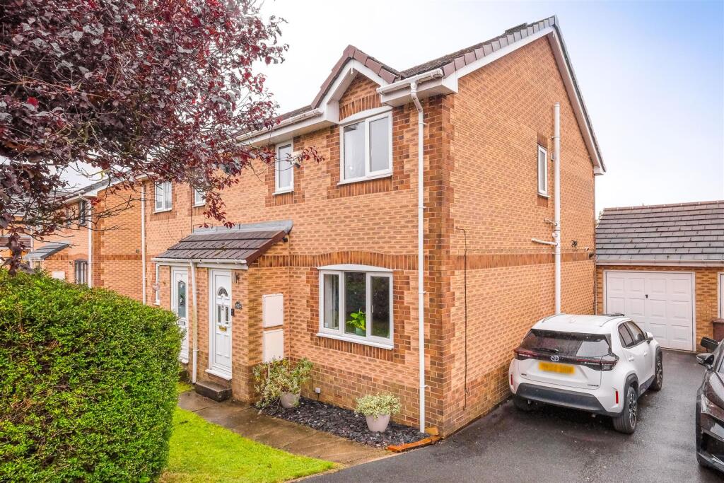 Property image for Oakenshaw Court, Wyke, Bradford