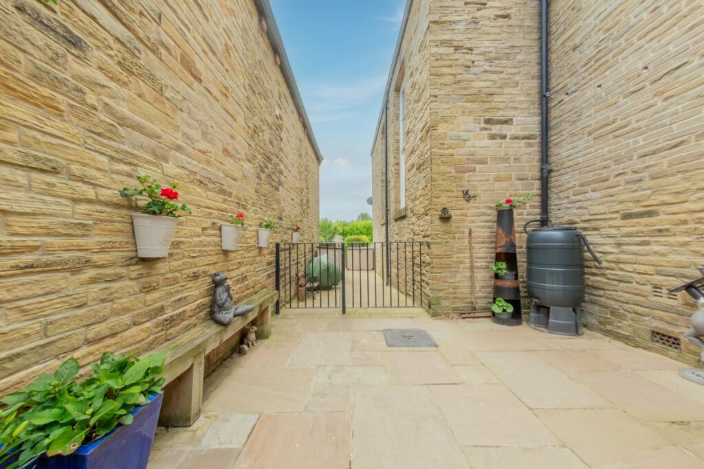 Additional image 40 of Whitehall Road, Drighlington, Bradford
