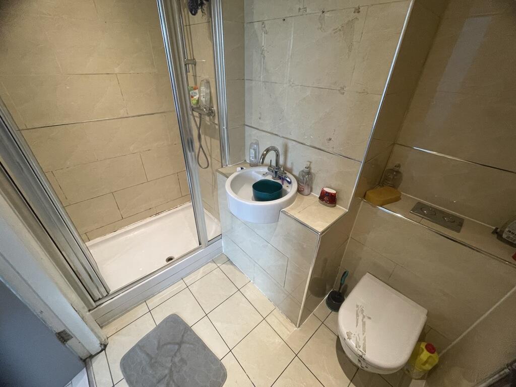 Additional image 10 of Apartment 315, The Gatehaus, Leeds Road, Bradford, West Yorkshire, BD1 5BL