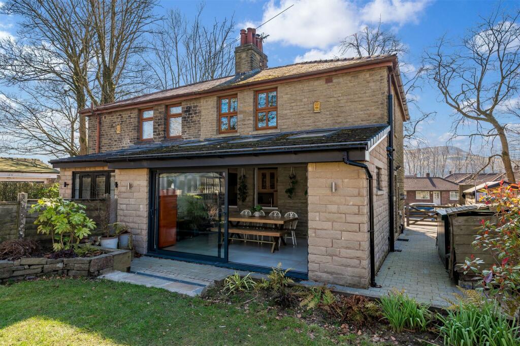 Additional image 4 of Newchurch Road, Rawtenstall BB4: Stunning Extended Family Home with Views!