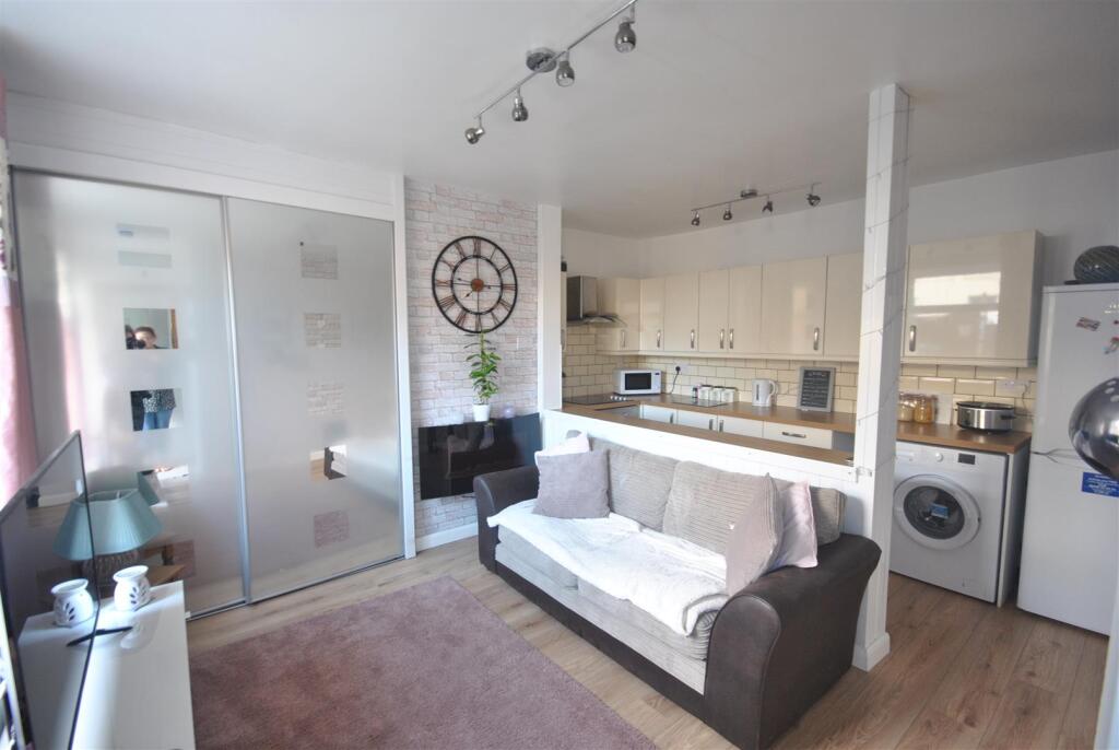 Additional image 11 of Wellington Street, Queensbury, Bradford