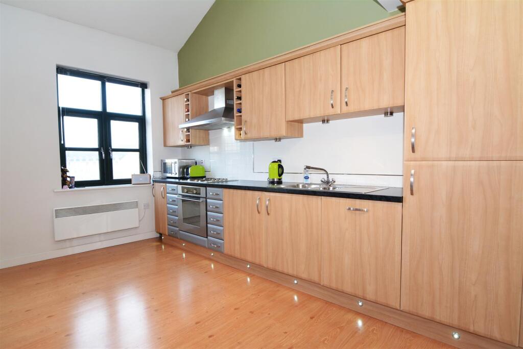 Additional image 6 of Meadow Road, Apperley Bridge, Bradford, West Yorkshire, UK, BD10