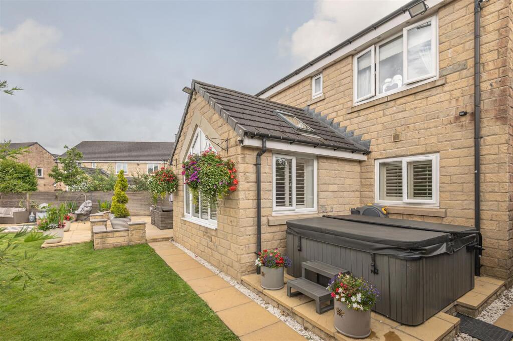 Additional image 40 of 9, Hazel Fold, Queensbury, BD13 2FE