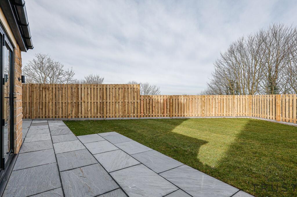 Additional image 102 of Wakefield Road, Drighlington, BD11