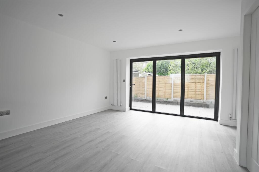 Additional image 4 of Woodsley Fold, Thornton