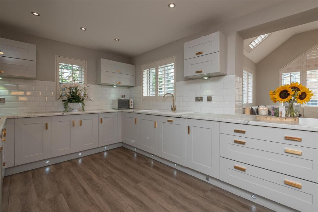 Additional image 13 of 9, Hazel Fold, Queensbury, BD13 2FE