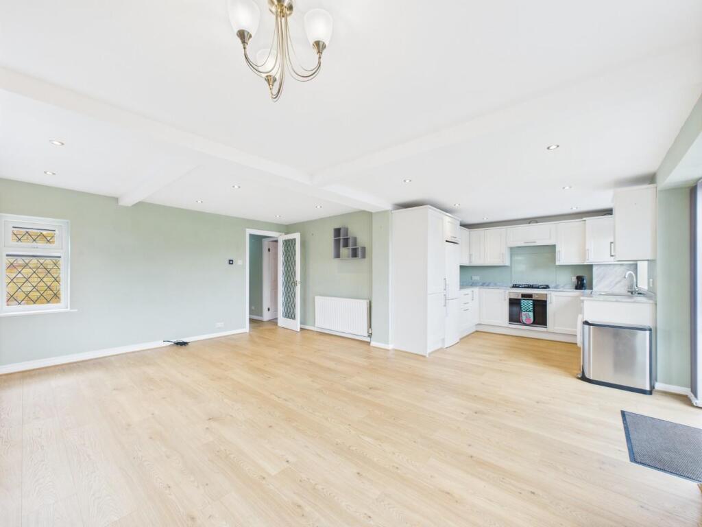Additional image 4 of Midgeham Grove, Harden, Bingley