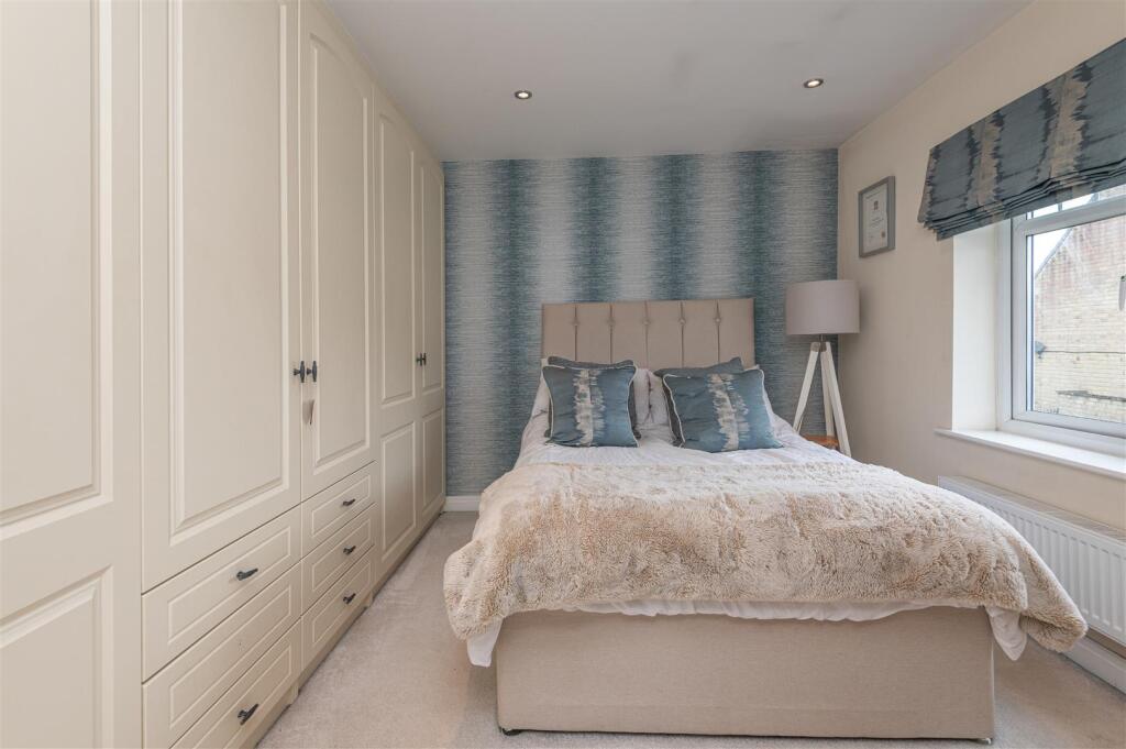 Additional image 33 of 9, Hazel Fold, Queensbury, BD13 2FE