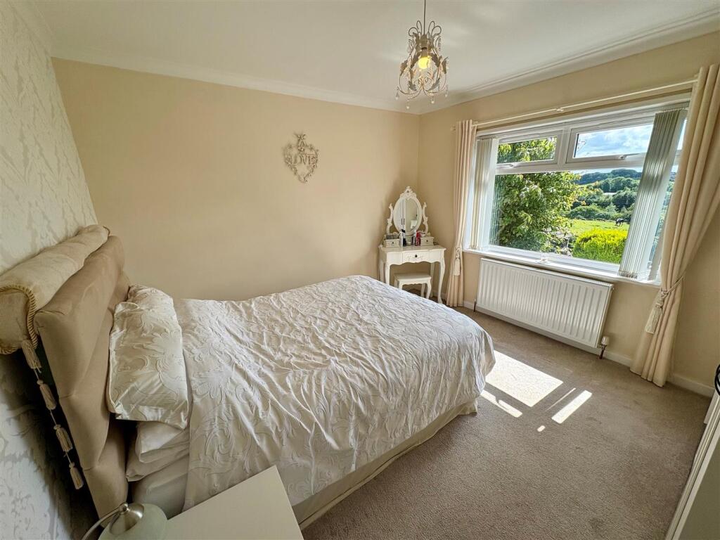 Additional image 8 of Hainsworth Moor Crescent, Queensbury