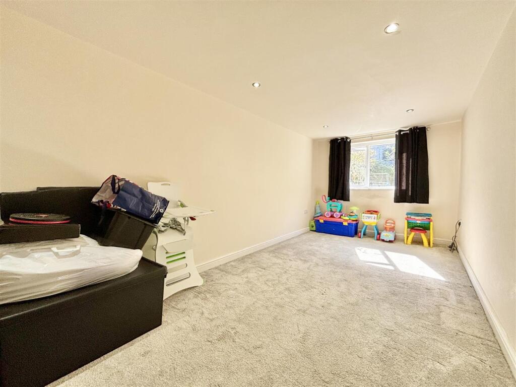 Additional image 11 of Benn Gardens, Clayton, Bradford