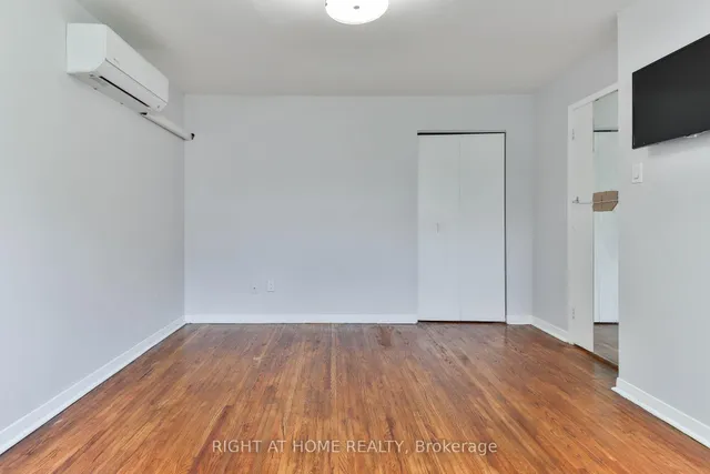 Additional image 36 of 34 Venetian Cres Unit 144