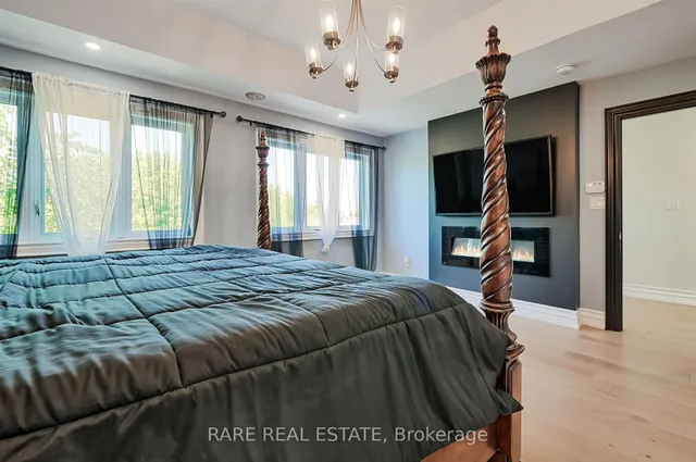 Additional image 20 of 32 Bradfield Ave