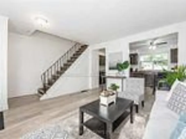 Additional image 9 of 164 Jansen Ave