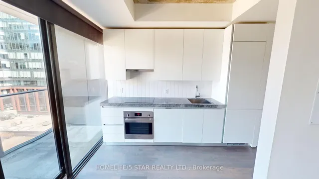 Additional image 2 of 629 KING St Unit 925