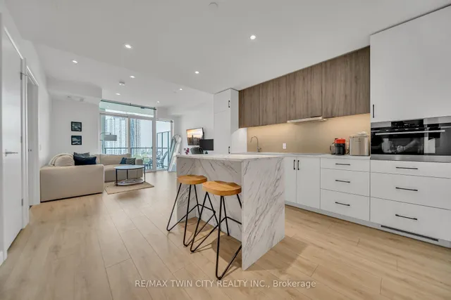 Additional image 8 of 741 King St Unit 906