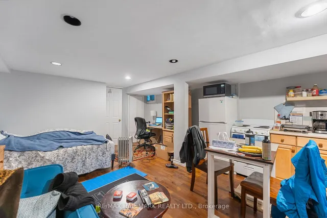 Additional image 38 of 76 Browning Ave