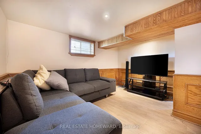 Additional image 22 of 121 Sandown Ave