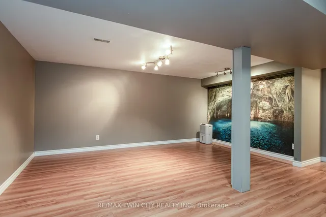 Additional image 28 of 23 Roberts Cres