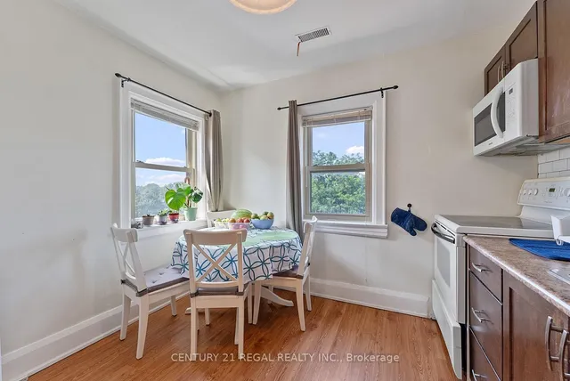 Additional image 13 of 32 Chamberlain Ave