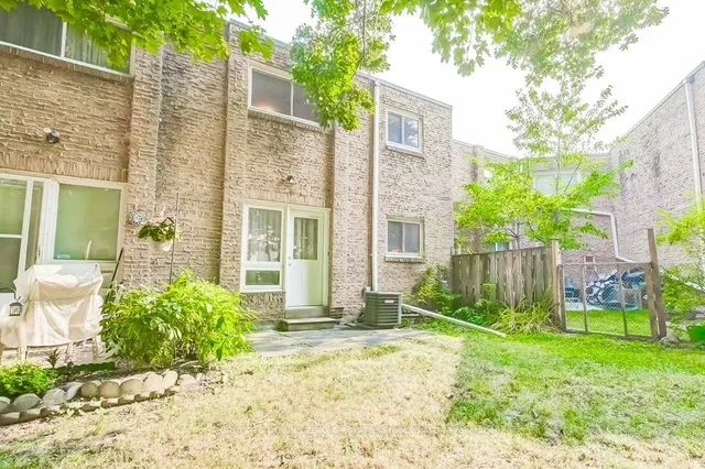 Additional image 34 of 39 Lexington Ave Unit 51