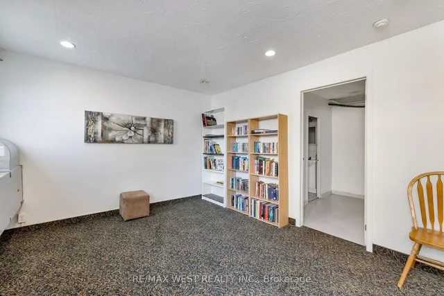 Additional image 29 of 825 Kennedy Rd Unit 303