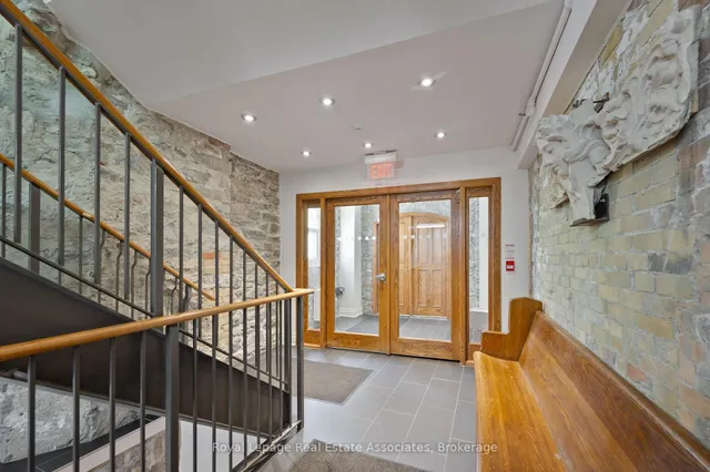 Additional image 5 of 384 Sunnyside Ave Unit 102