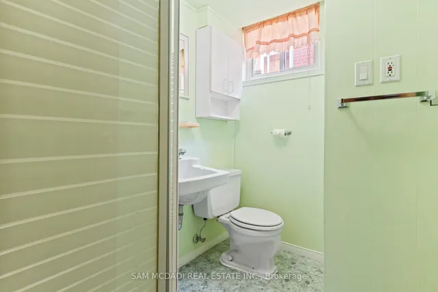 Additional image 39 of 70 Frost St