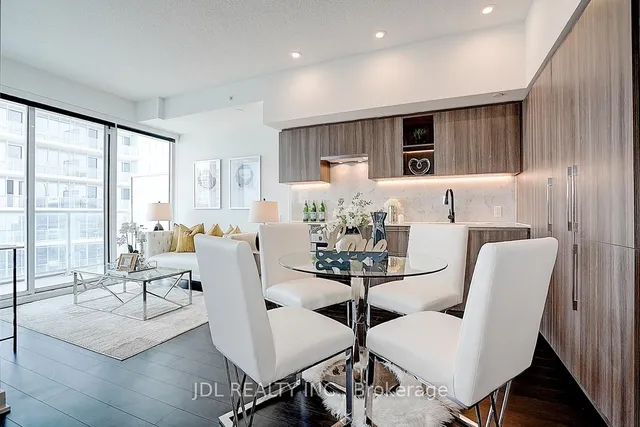 Additional image 11 of 19 Bathurst St Unit 3709