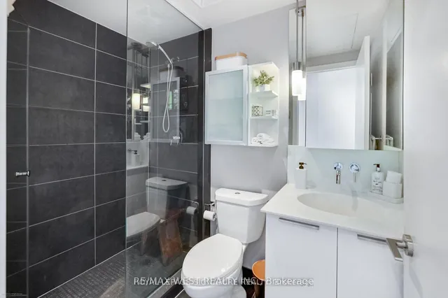 Additional image 21 of 650 King St Unit 310