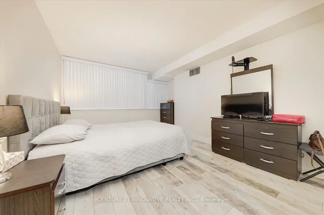 Additional image 20 of 10 Markbrook Lane Unit 1004