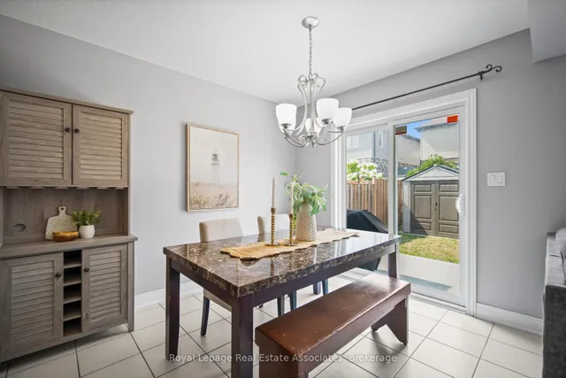 Additional image 10 of 439 Moorlands Cres