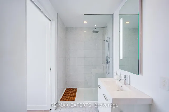 Additional image 28 of 629 King St Unit 1418