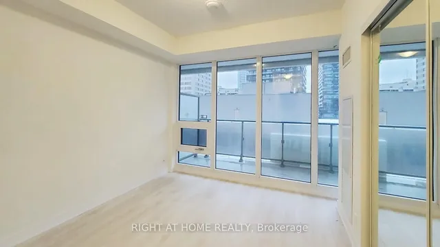 Additional image 5 of 2221 Yonge St Unit 902