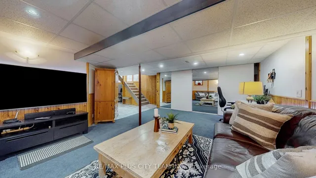 Additional image 39 of 34 Edge Park Ave