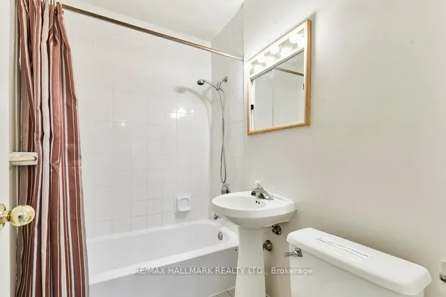 Additional image 20 of 40 Glen Rd Unit 209