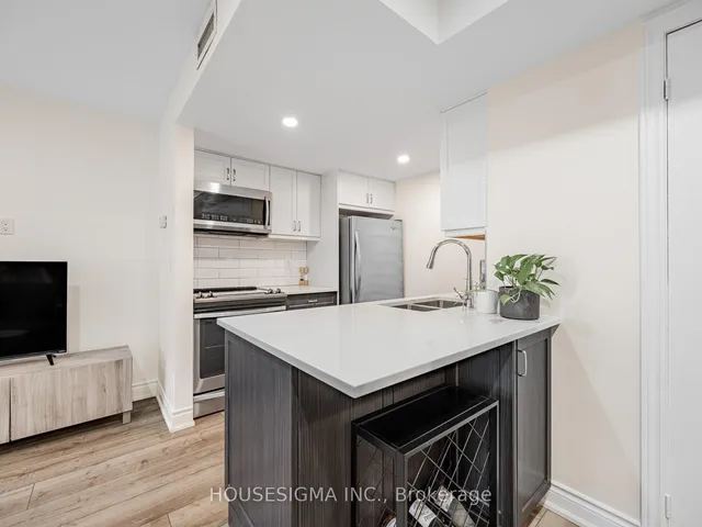 Additional image 13 of 106 Redpath Ave Unit 5