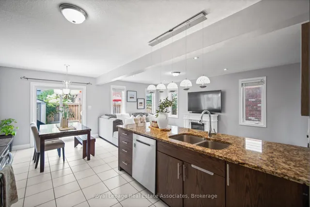 Additional image 12 of 439 Moorlands Cres